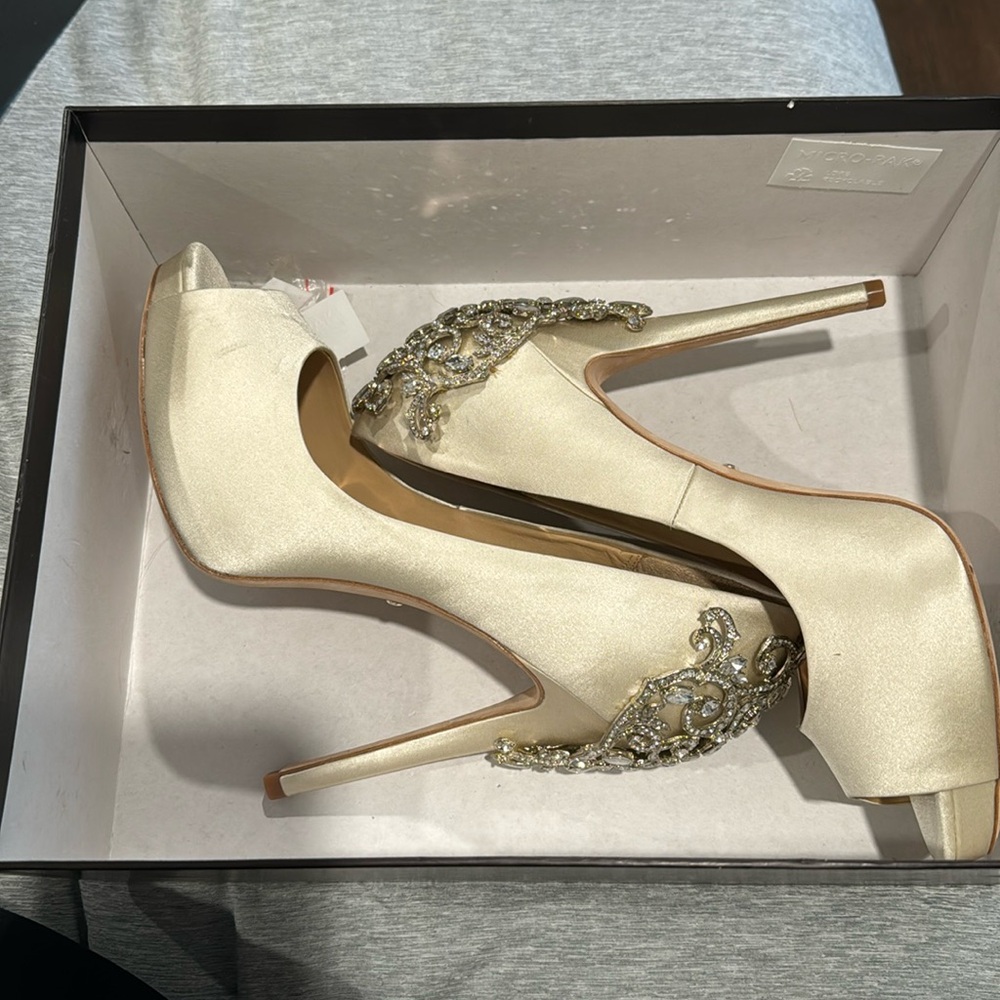 Badgley Mischka bridal heels